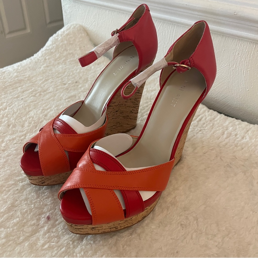 Nine West and Orange cork Wedge sandals with Peep-Toe Design size 9.5 new in box